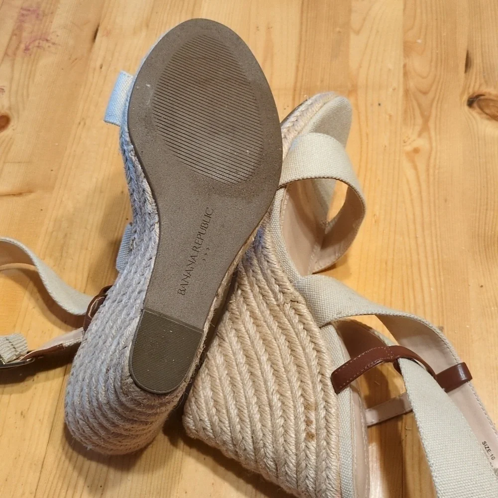 Elevate Your Summer Style with Banana Republic's Flax & Jute Espadrille Sandals
